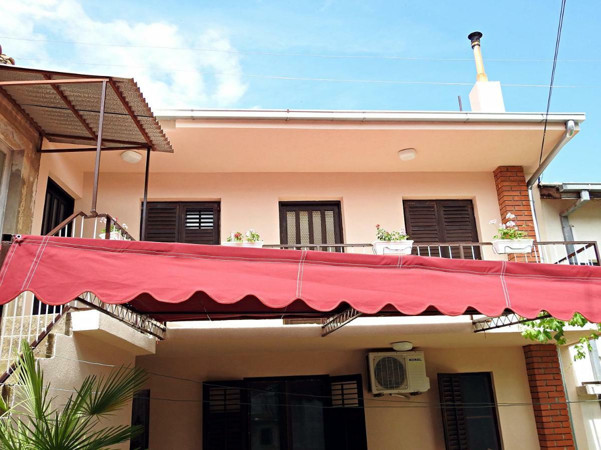 Apartment Antonela Slatine Bagian luar foto