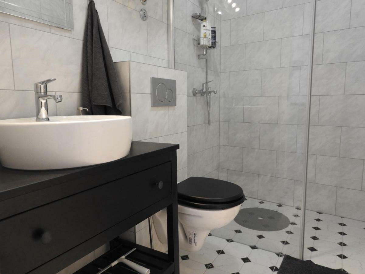 Apartment Antonela Slatine Bagian luar foto
